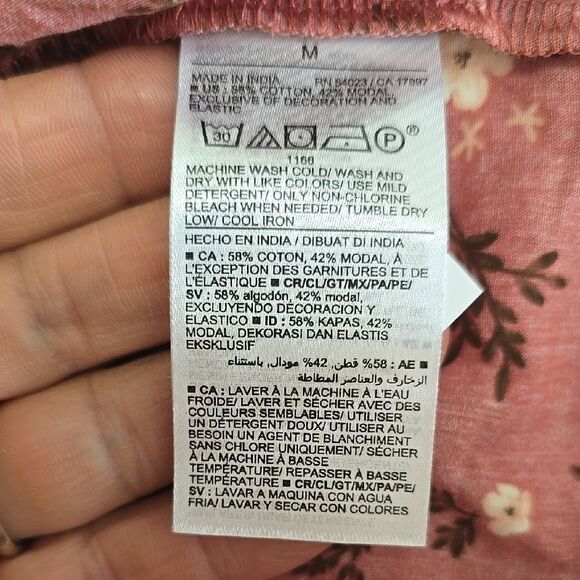 - Old Navy Pink Smocked Buttoned Camisole size medium - Picture 6 of 6